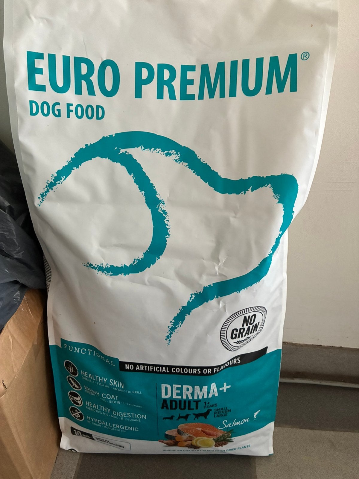 Hondenvoer Europremium, Ophalen