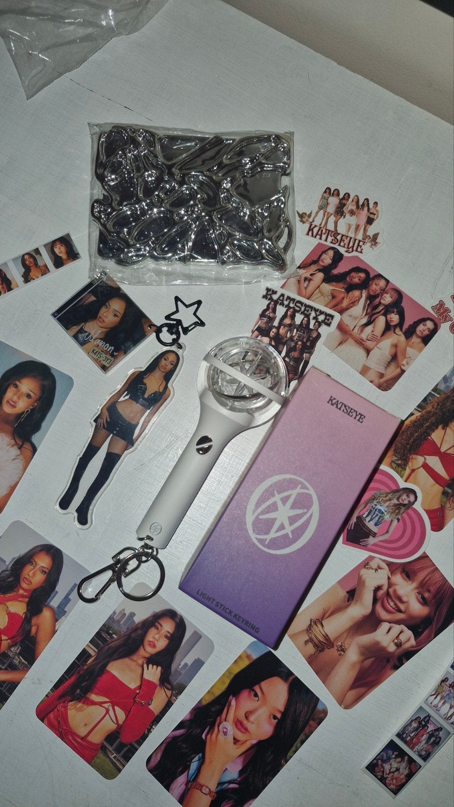 Katseye lightstick, Ophalen of Verzenden, Nieuw, Pop, Beeldje of Miniatuur