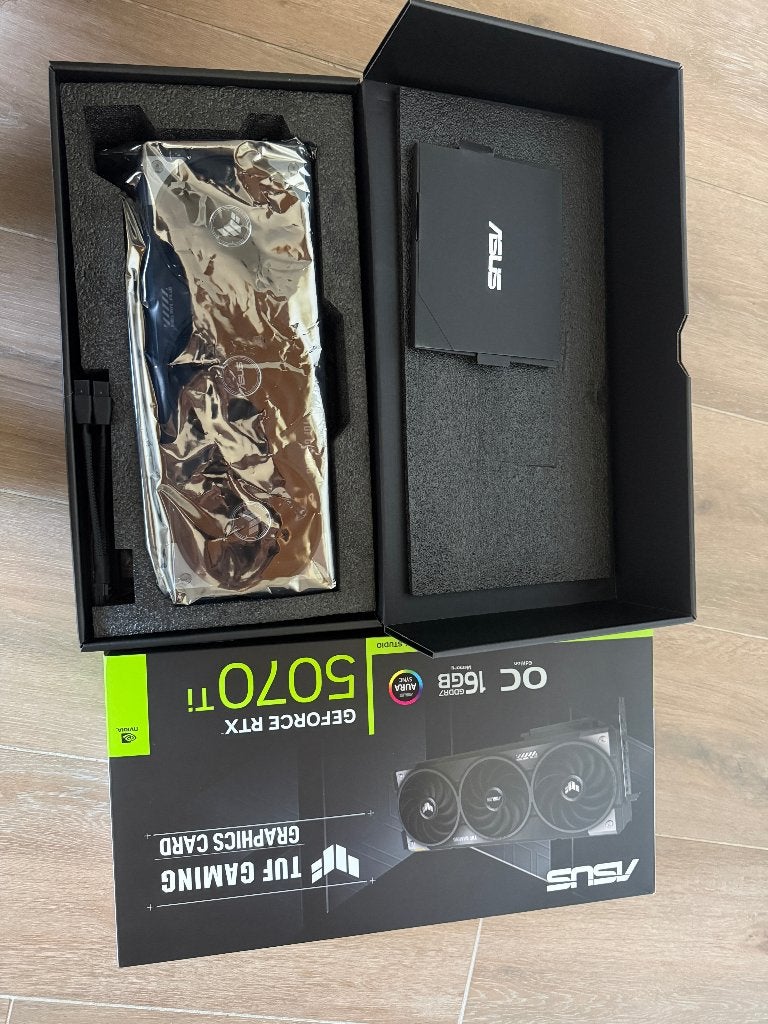 Asus16GB D7 RTX 5070 Ti TUF GAMING OC, Computers en Software, Videokaarten, Zo goed als nieuw, Nvidia, PCI-Express 5.0, Overige soorten
