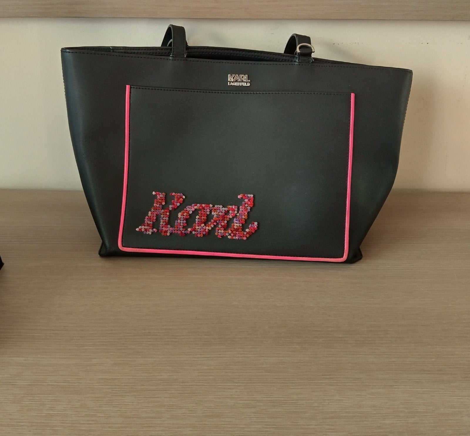 Karl Lagerfeld handtas. zo goed als nieuw, Handtassen en Accessoires, Tassen | Damestassen, Ophalen of Verzenden, Zo goed als nieuw