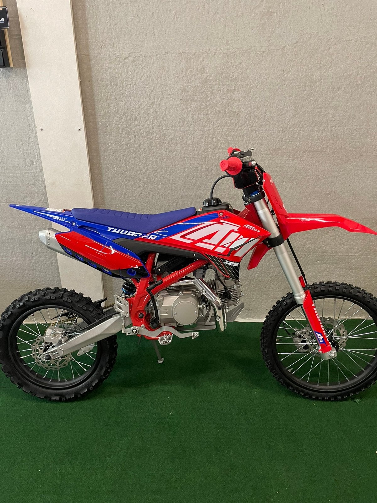 Nieuwe Apollo Thunder 150CC pitbike/crossmotor 4takt schakel, Motoren, Ophalen, 1 cilinder