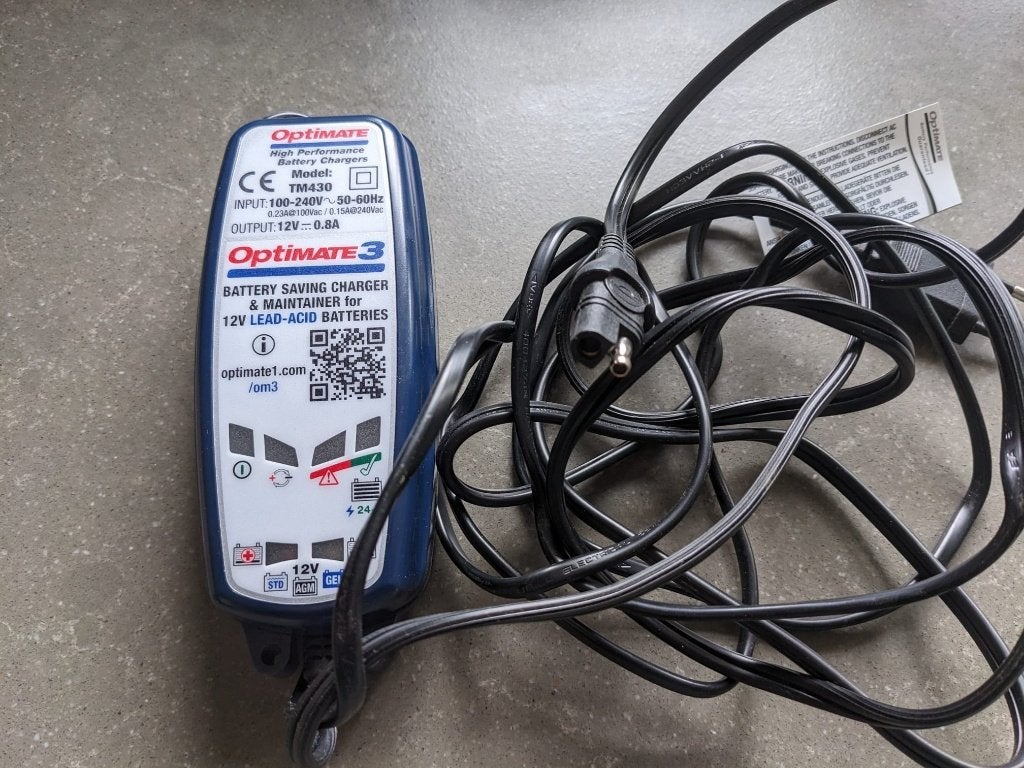 Zo goed als nieuwe optima 3 oplader voor de motor, Motoren, Accessoires | Overige, Ophalen of Verzenden, Zo goed als nieuw