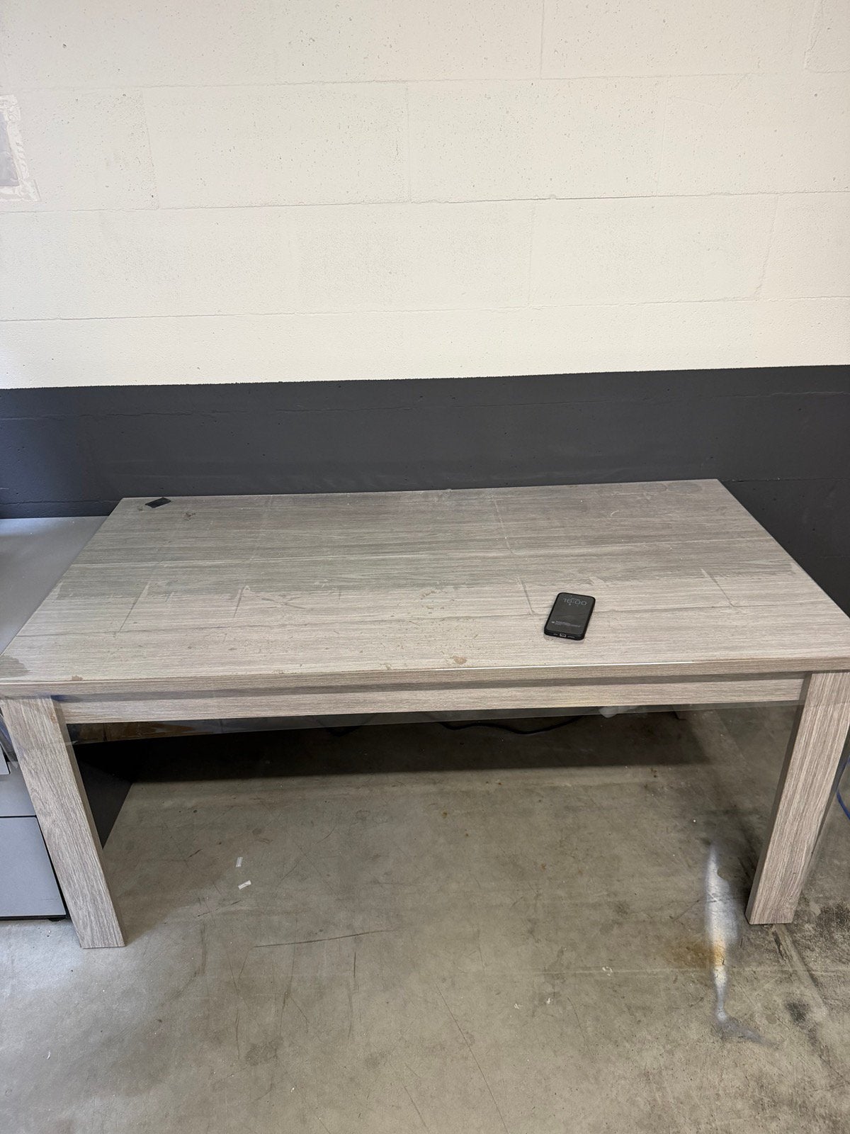 Grote Houten tafel, Enlèvement
