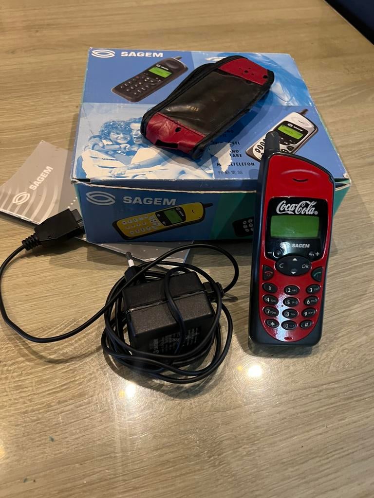 Collector gsm sagem coca- cola, Enlèvement, Comme neuf