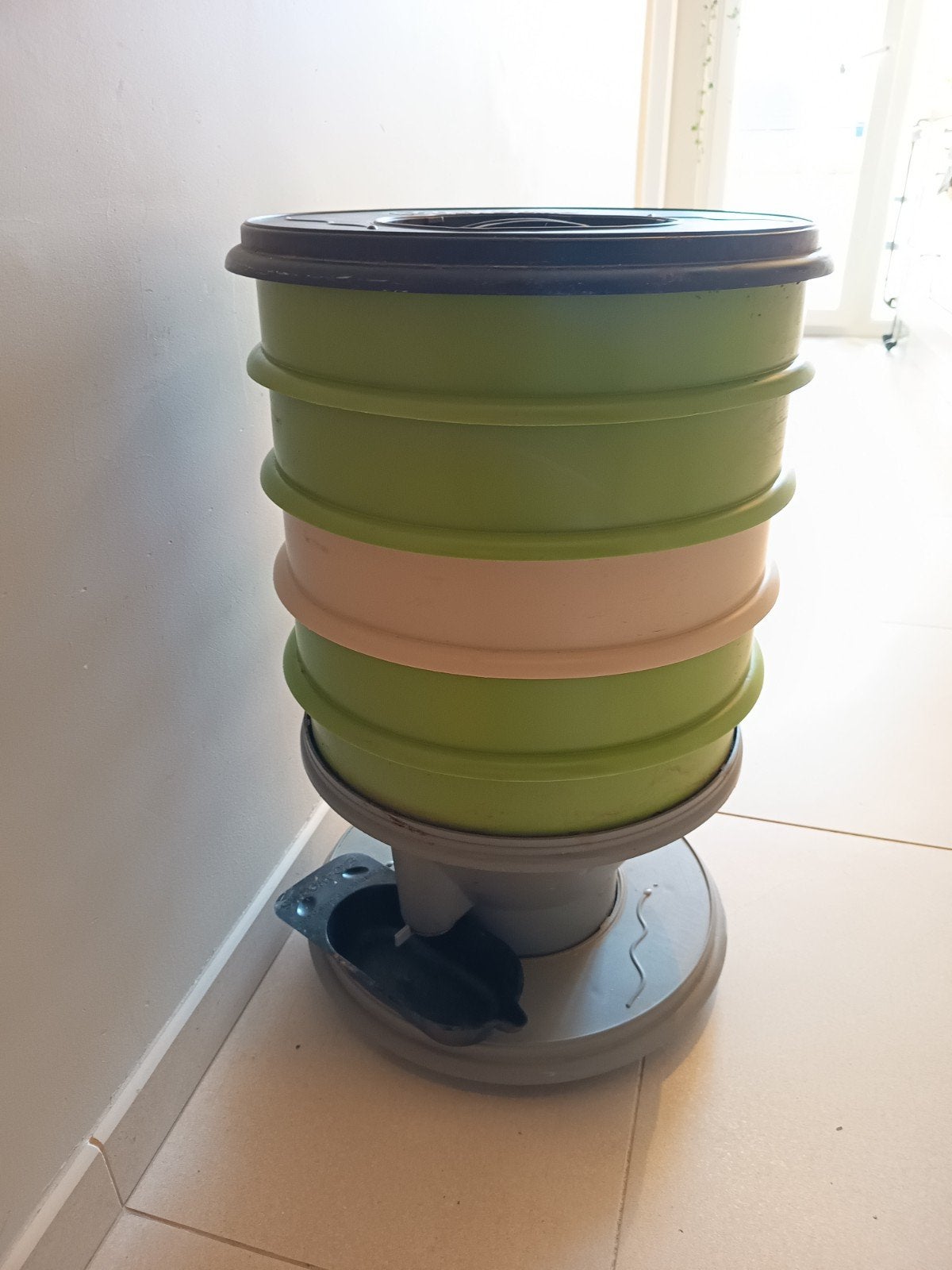 Compost vers Lombricompost Worms, Enlèvement, Utilisé, Synthétique, Avec couvercle