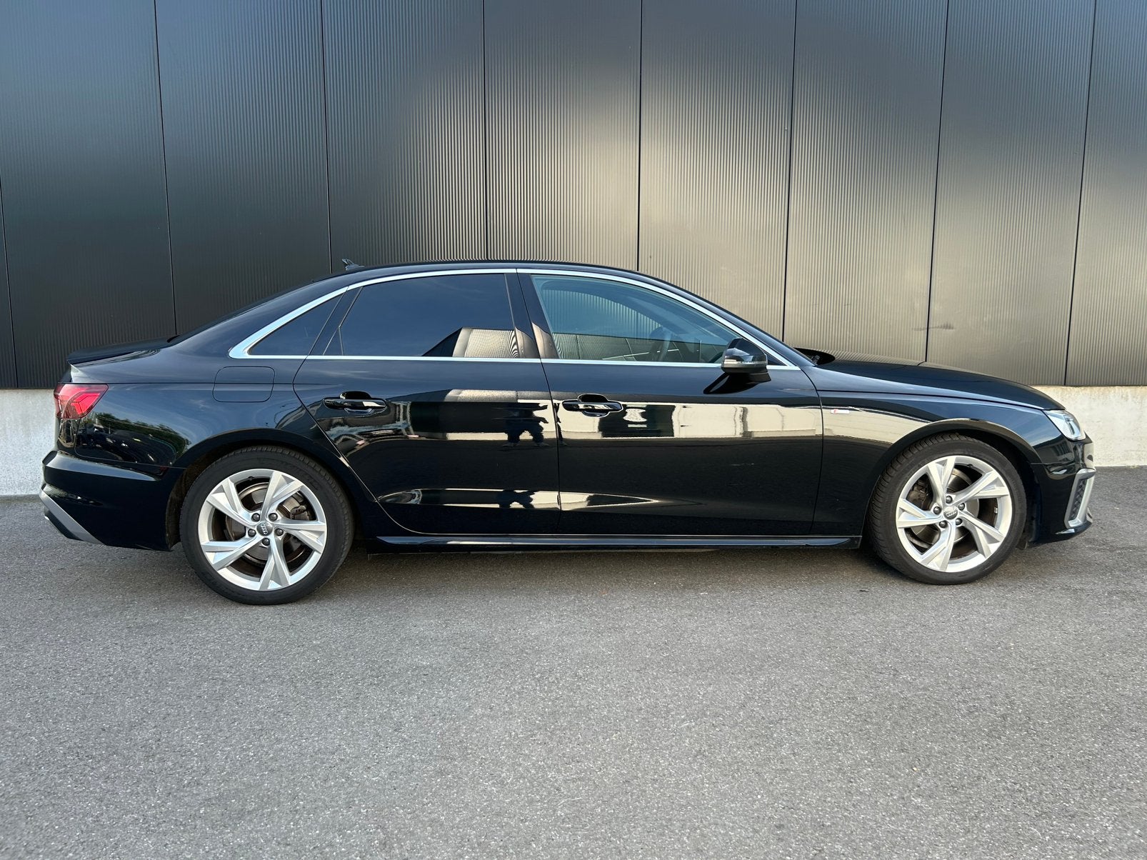Audi A4 35 TFSI / S-Line / Automaat / Perfecte staat, Auto's, Audi, Automaat, USB, A4, Zwart