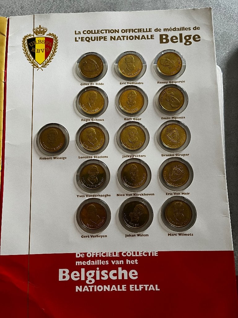Collectie medailles van het Belgische nationale elftal 2000., Ophalen of Verzenden