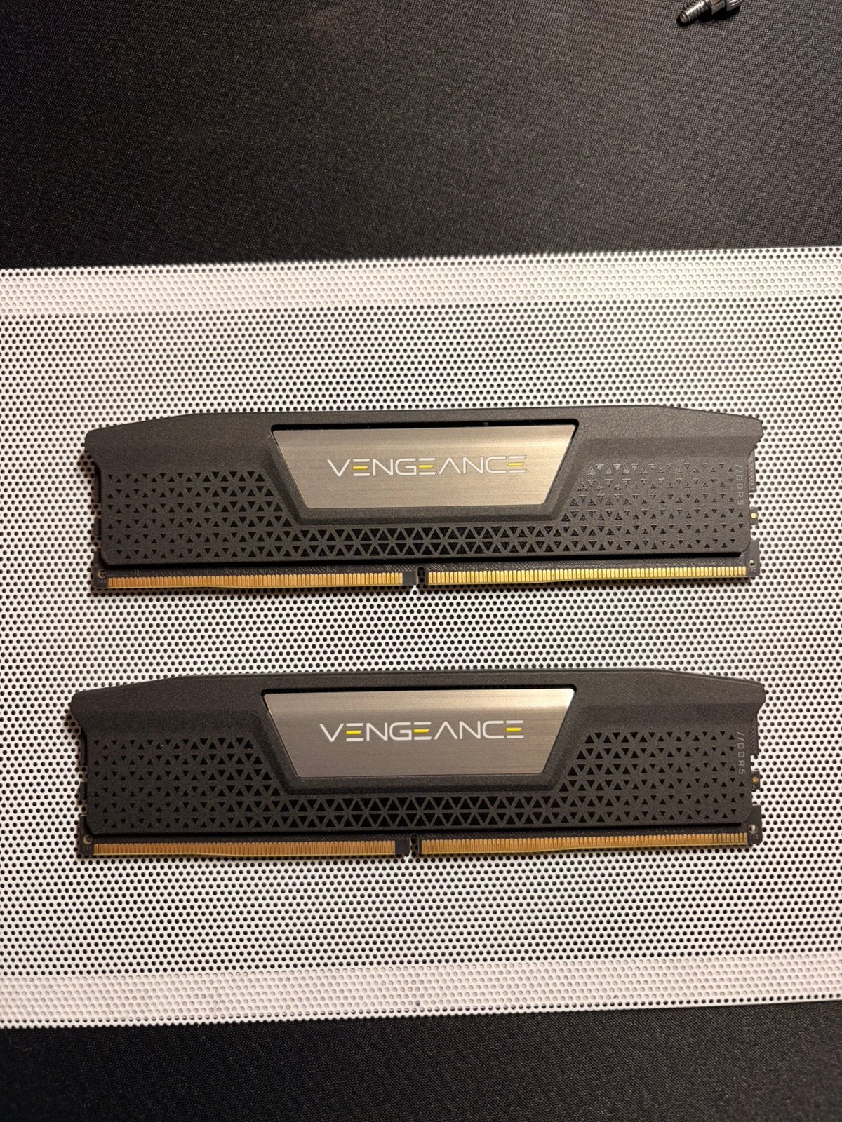 CORSAIR VENGEANCE DDR5 RAM 16Go (2x8Go) 5200MHz CL40, Ophalen of Verzenden, Zo goed als nieuw, DDR5