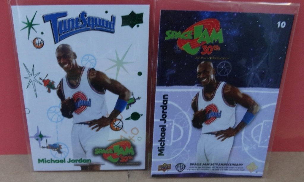 '26 Michael Jordan Tune Squad 30th Anniversary - base #10, Hobby en Vrije tijd, Verzenden, Nieuw, Plaatje