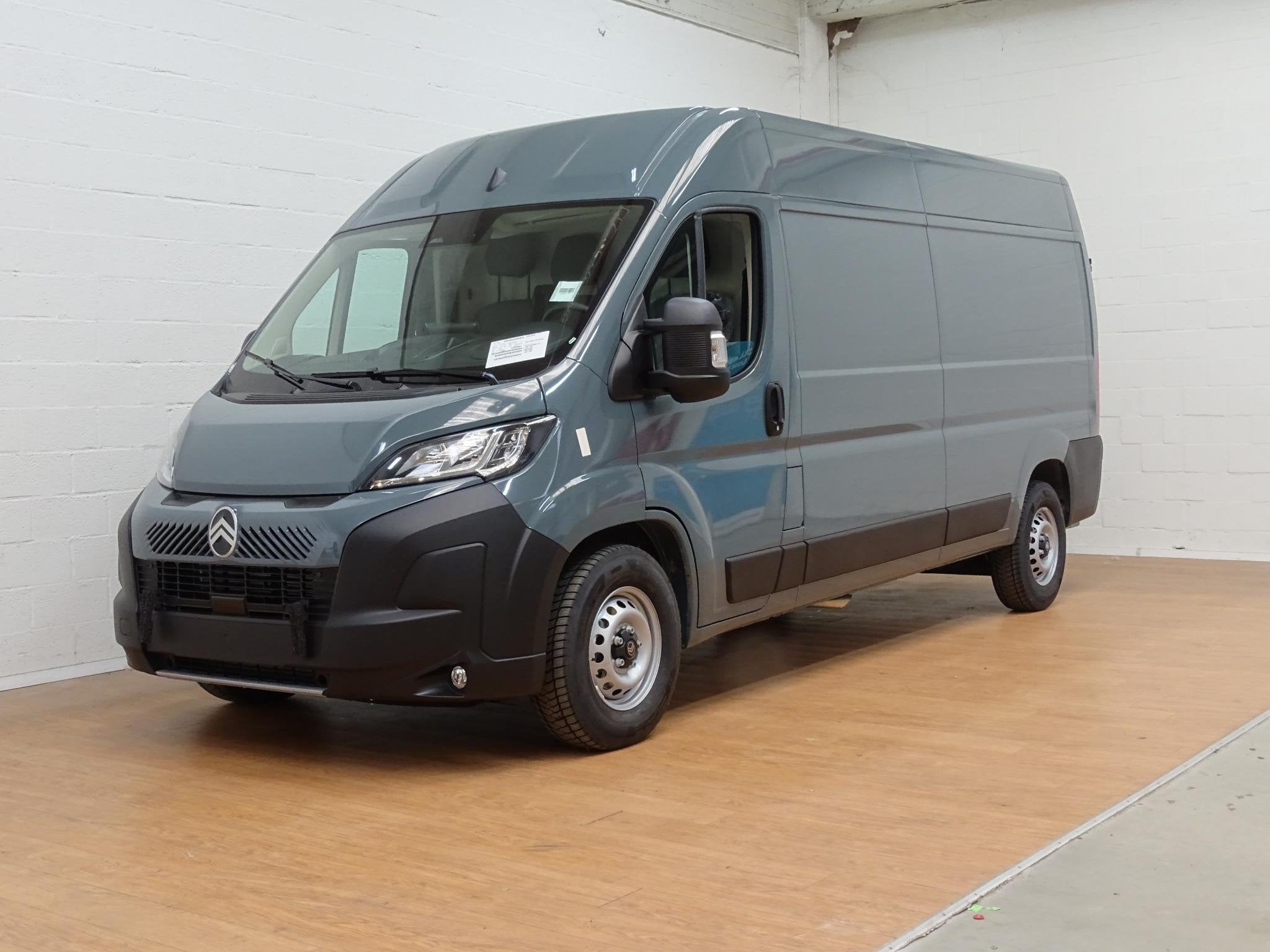 Citroën Jumper 4-35 L3H2 - 2.2 BlueHDi 180 AT, 4 deurs, Zwart, Citroën, 2500 kg