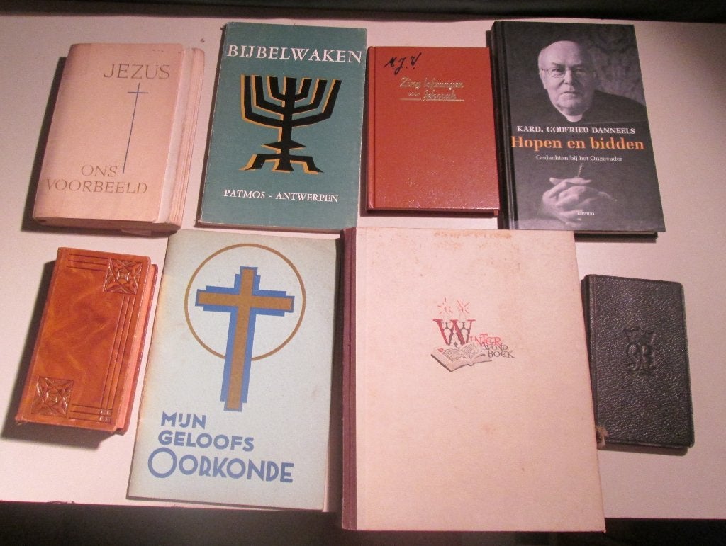 8 Prima Oude Godsdienstige Boeken, Boeken, Ophalen of Verzenden, Zo goed als nieuw
