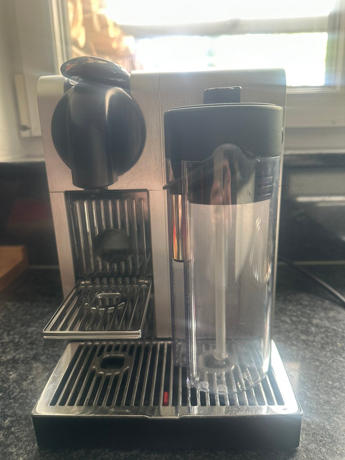 Nespresso De’Longhi Lattissima Pro koffiezetapparaat, Electroménager, Machine à espresso, Réservoir d'eau amovible, Dosettes et capsules de café