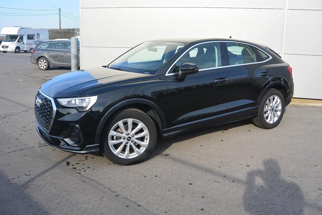 Audi Q3 1.5 TFSI Sportback, Voorwielaandrijving, 4 cilinders, Zwart, Leder