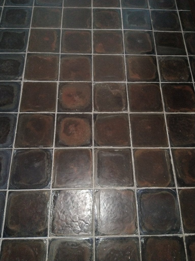 Carreaux de basalte, Enlèvement, Neuf