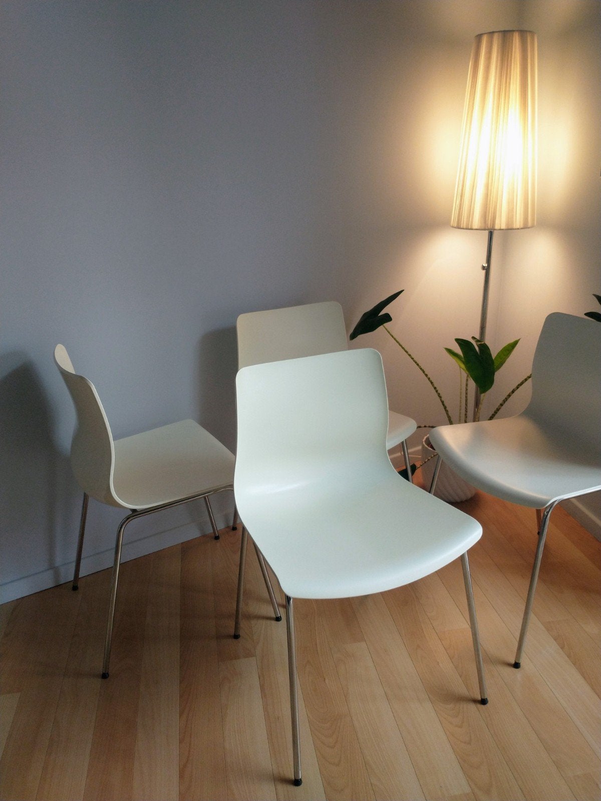 Ikea Erland set van 4 witte stoelen, Ophalen, Wit, Kunststof