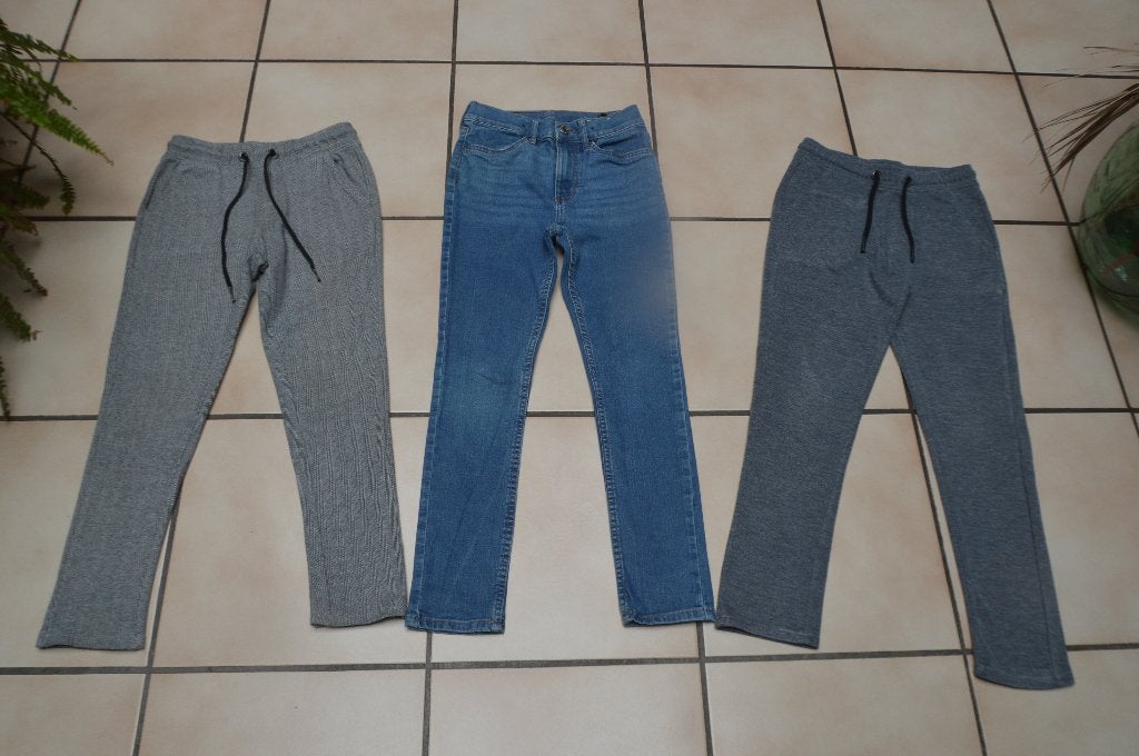 Garçon Jeans et joggings T140 Très bon état à 2€ pièce!, Enfants & Bébés, Pantalon, Garçon, Enlèvement ou Envoi, Hema et Shein