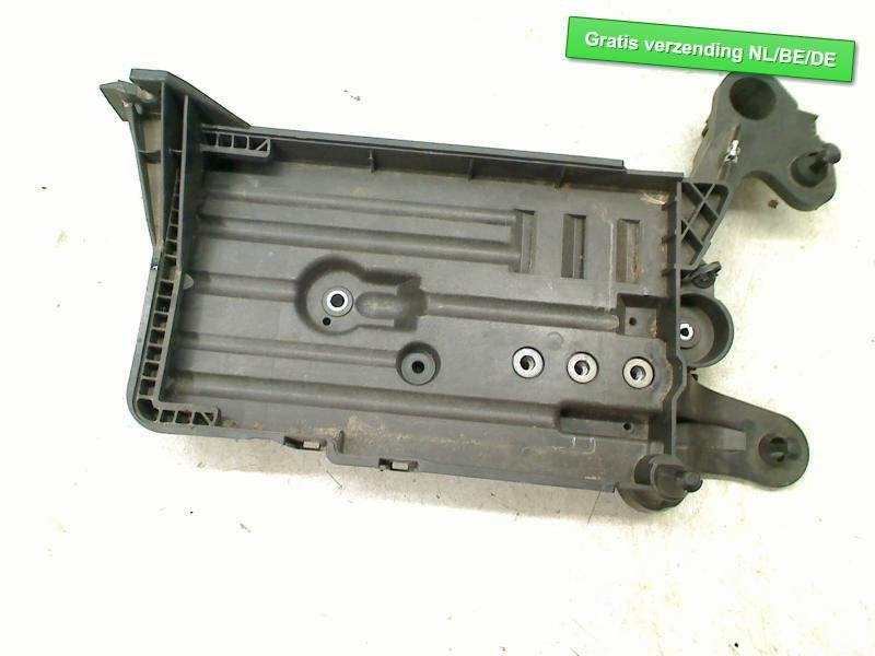 BAC A BATTERIE Volkswagen Golf VII (AUA) (5Q0915321H), Autos : Pièces & Accessoires, Volkswagen, Volkswagen AG, Utilisé, Kundenbetreuung@volkswagen.de