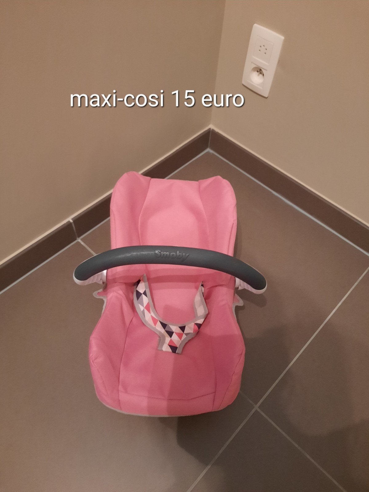 Maxi-cosi voor pop, Enlèvement