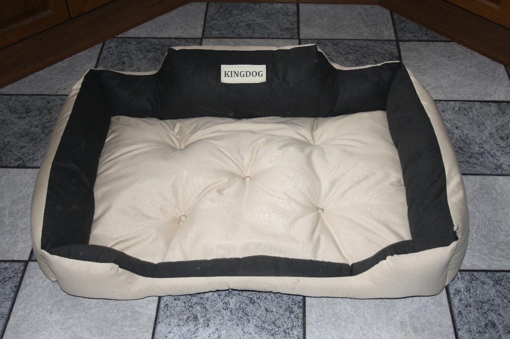 hondenmandkussen, Animaux & Accessoires, Paniers pour chiens, Enlèvement, Utilisé, Poussière