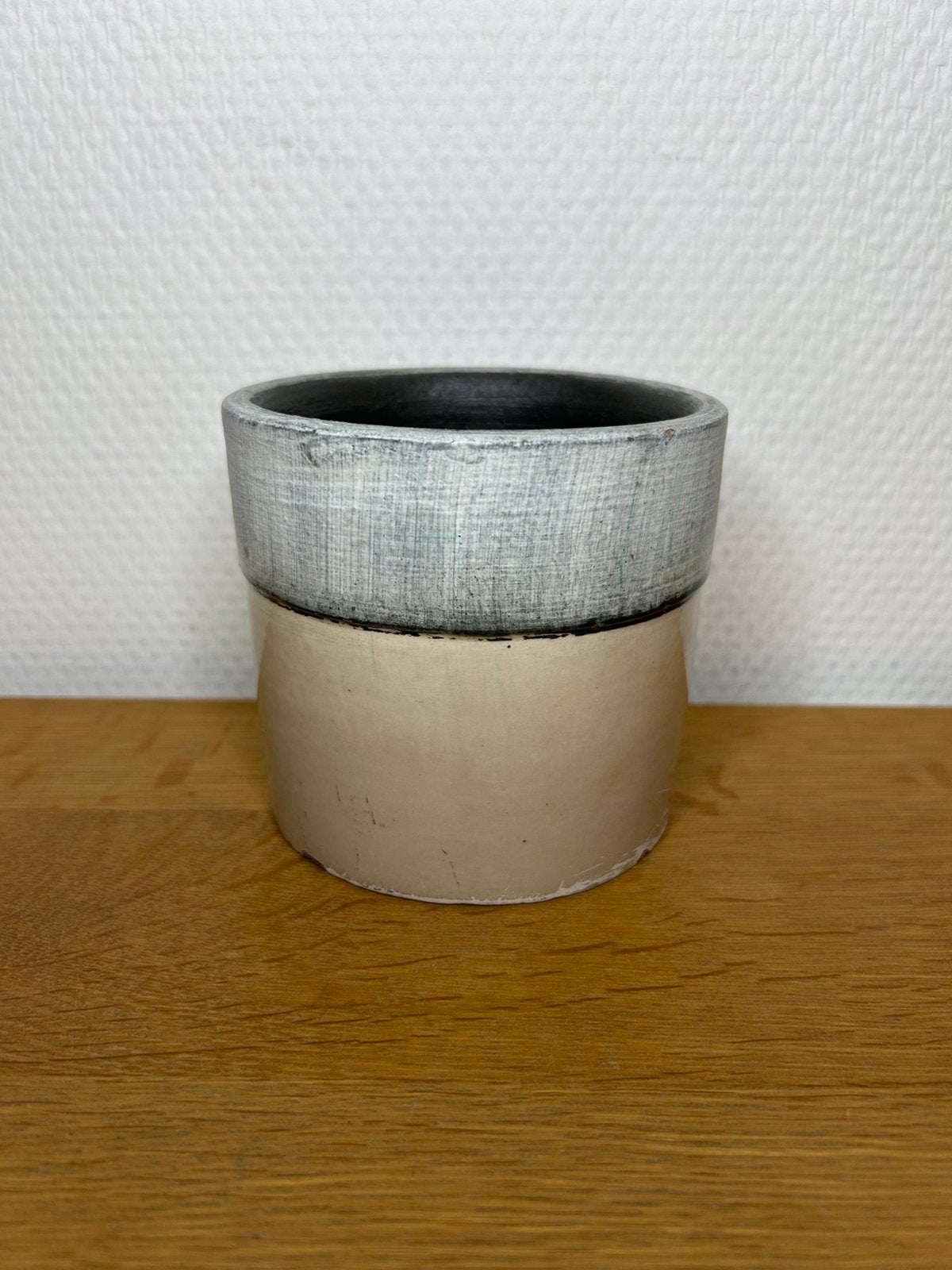 Beige grijze bloempot diameter 11 cm, Tuin en Terras, Rond, Binnen, Ophalen of Verzenden, Zo goed als nieuw