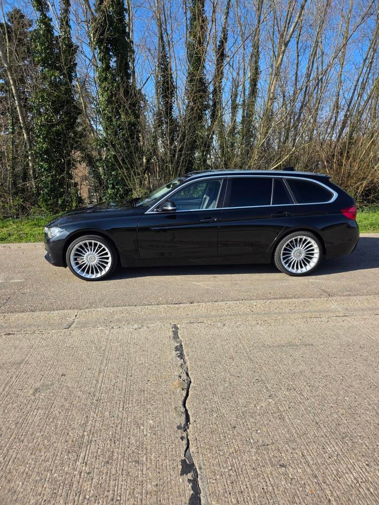 BMW 318d touring 8/2016, Auto's, Mercedes-Benz, LED verlichting, Trekhaak, Leder, Ophalen