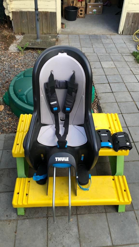 Fietsstoeltje thule met 2 beugels, Enlèvement, Comme neuf