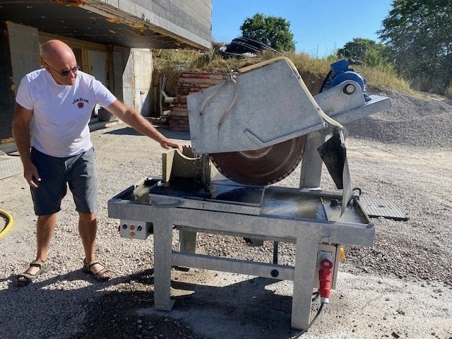 Beton zaagmachine op tafel Elisider, 1200 watts ou plus, 70 mm ou plus, Enlèvement, Utilisé