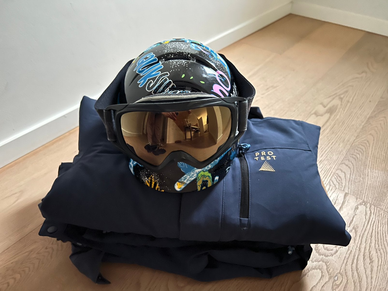 Mooi snowboard/ski pak Protest incl. Helm en skibril, Vêtements | Hommes, Vêtements de sports d'hiver, Enlèvement ou Envoi, Porté