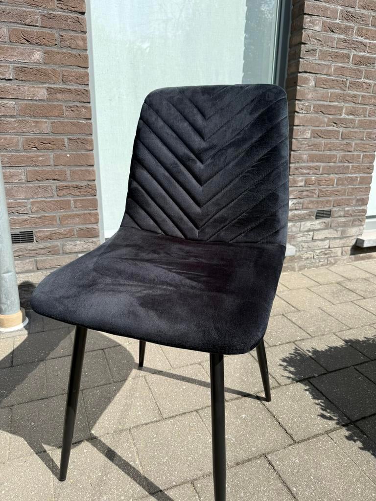 4 Eetstoelen, Ophalen, Zwart, Zo goed als nieuw, Vier