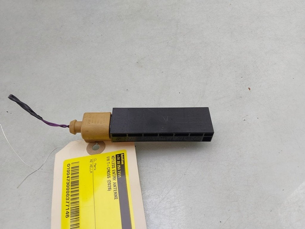 ANTENNE D'ACCÈS SANS CLÉ Volkswagen T-Cross (|5Q0962131|), Volkswagen, Utilisé, Rixbecker Straße 75
59552  Lippstadt, DE, Info@forvia.com