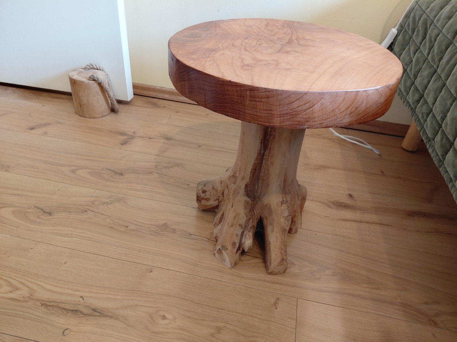 table de chevet .., Enlèvement ou Envoi