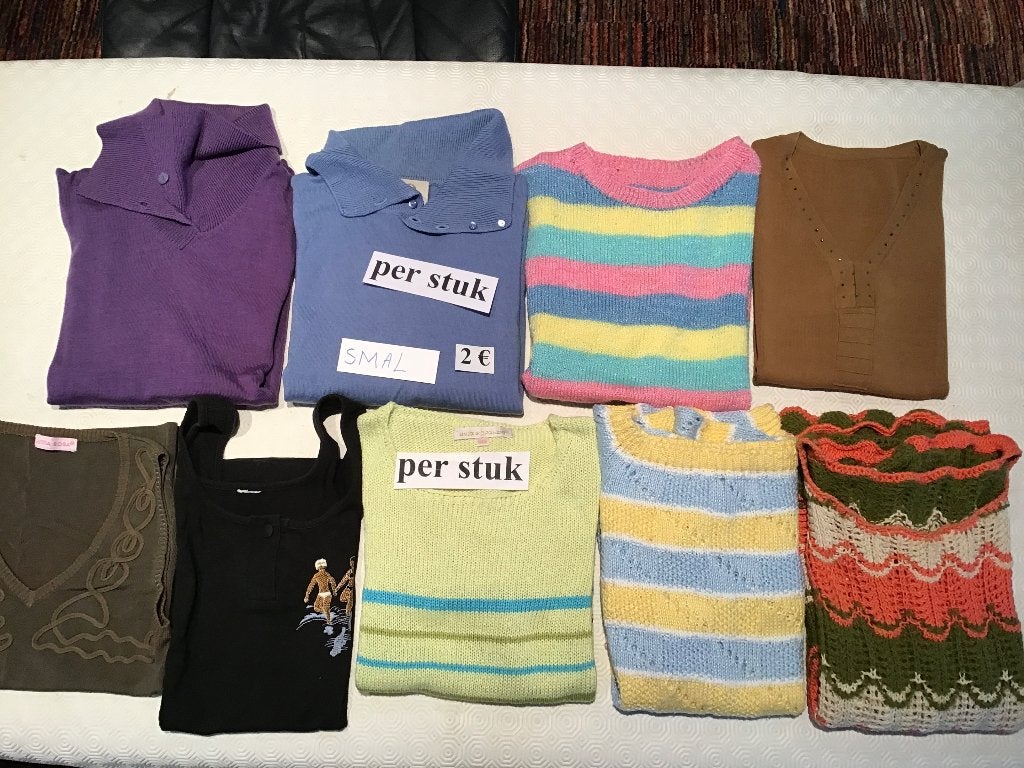 9 pulls, t-shirts et hauts pour femmes, taille S, à 2 euros, Vêtements | Femmes, Pulls & Gilets, Enlèvement ou Envoi, Comme neuf