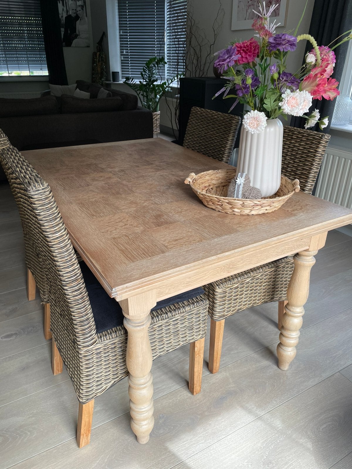 Houten tafel met 4 stoelen, Ophalen, Gebruikt, Landelijk