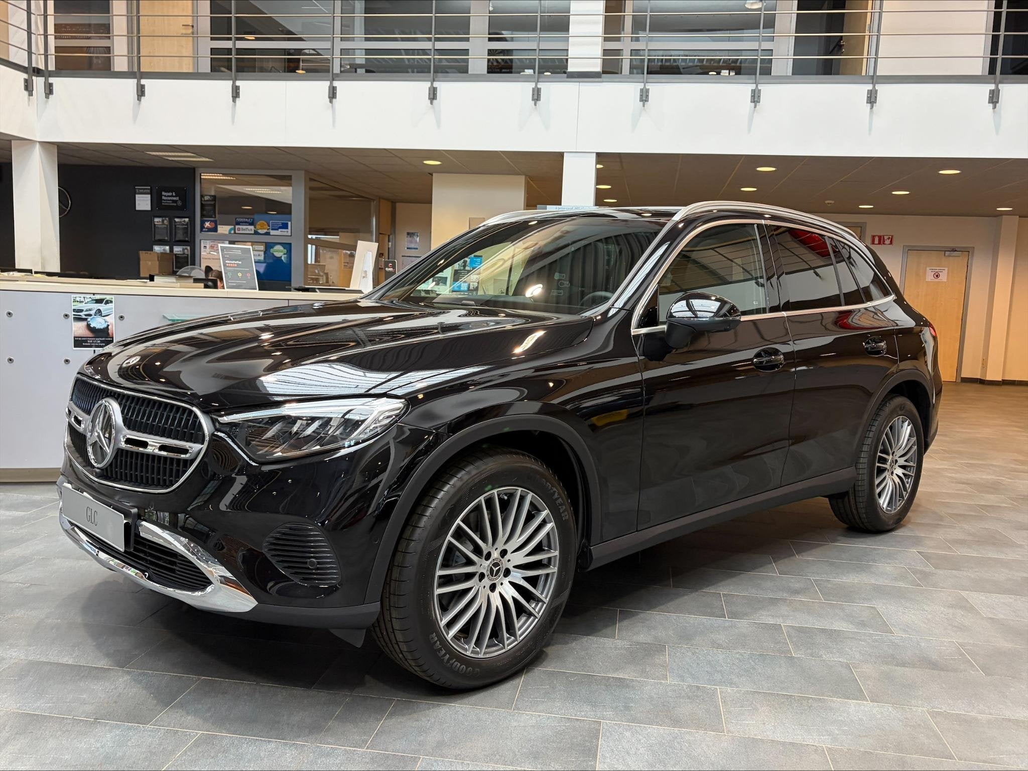 Mercedes-Benz GLC GLC 200 4MATIC Business Line Nieuwe wagen, Automaat, Stof, Zwart, 4 cilinders
