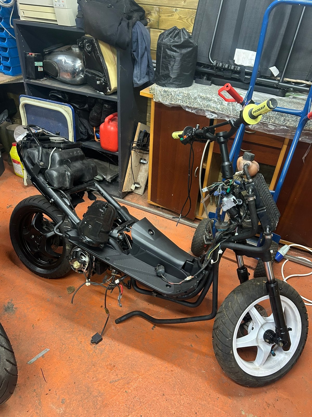 aerox nitro project, Ophalen, Zo goed als nieuw