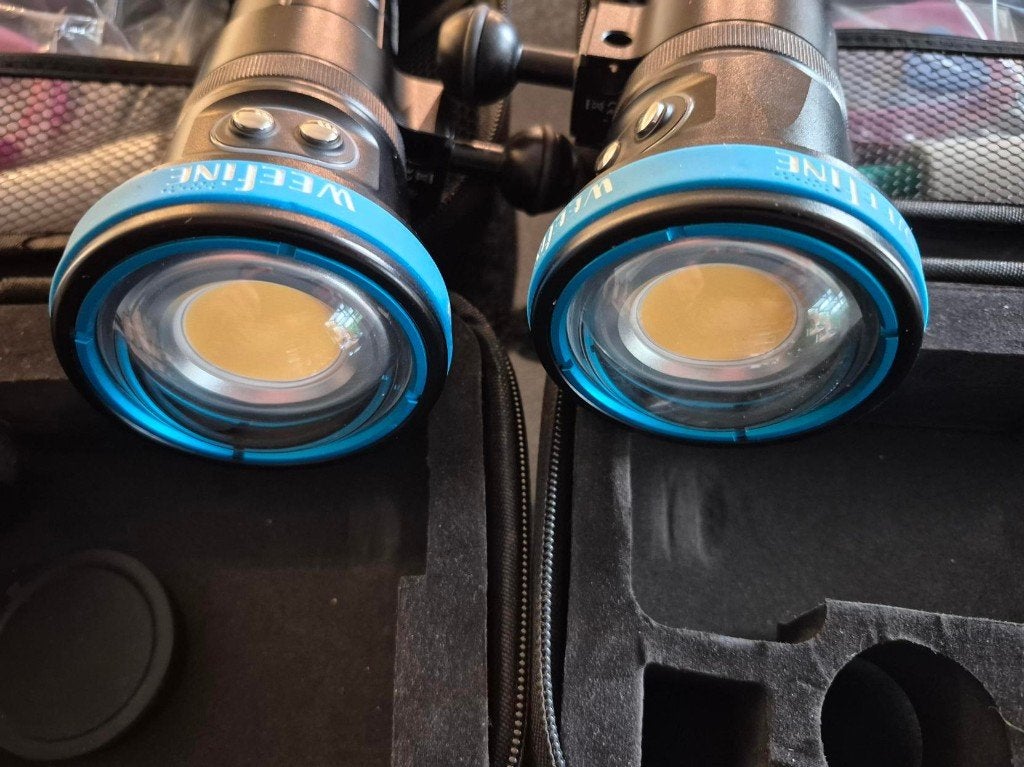 2 lampes vidéo Weefine Solar Flare 13000 + accessoires, Enlèvement ou Envoi, Utilisé, Lampe de plongée