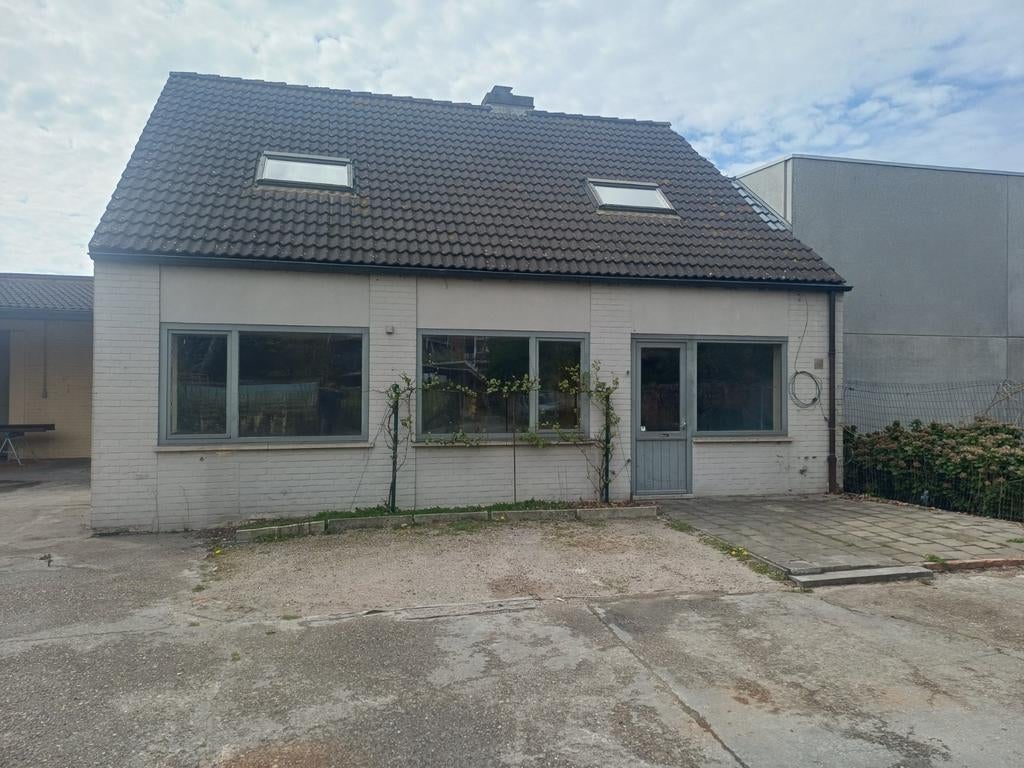 Opslagruimte te huur brugge sint pieters, Huur
