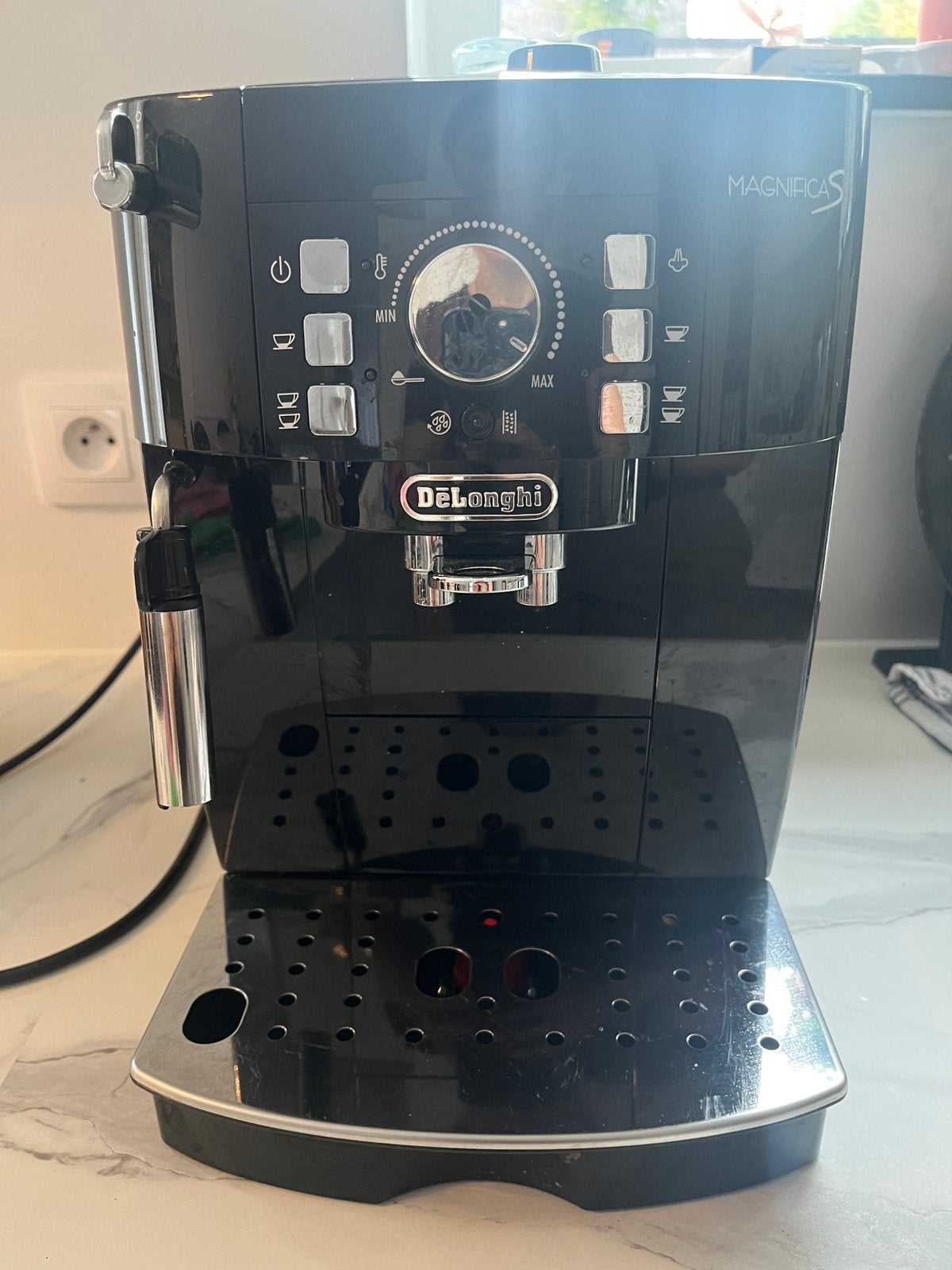 De’Longhi koffiemachine, Ophalen, Zo goed als nieuw, Koffiemachine