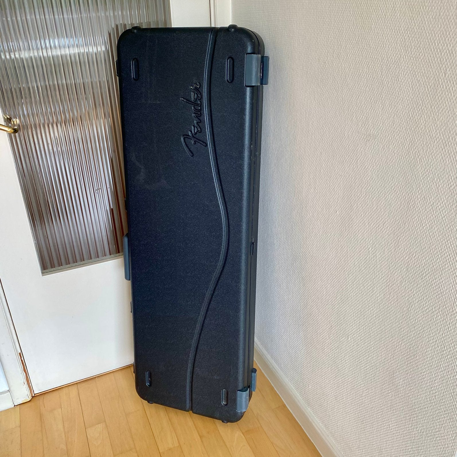 Fender deluxe molded case bass, Enlèvement ou Envoi, Utilisé