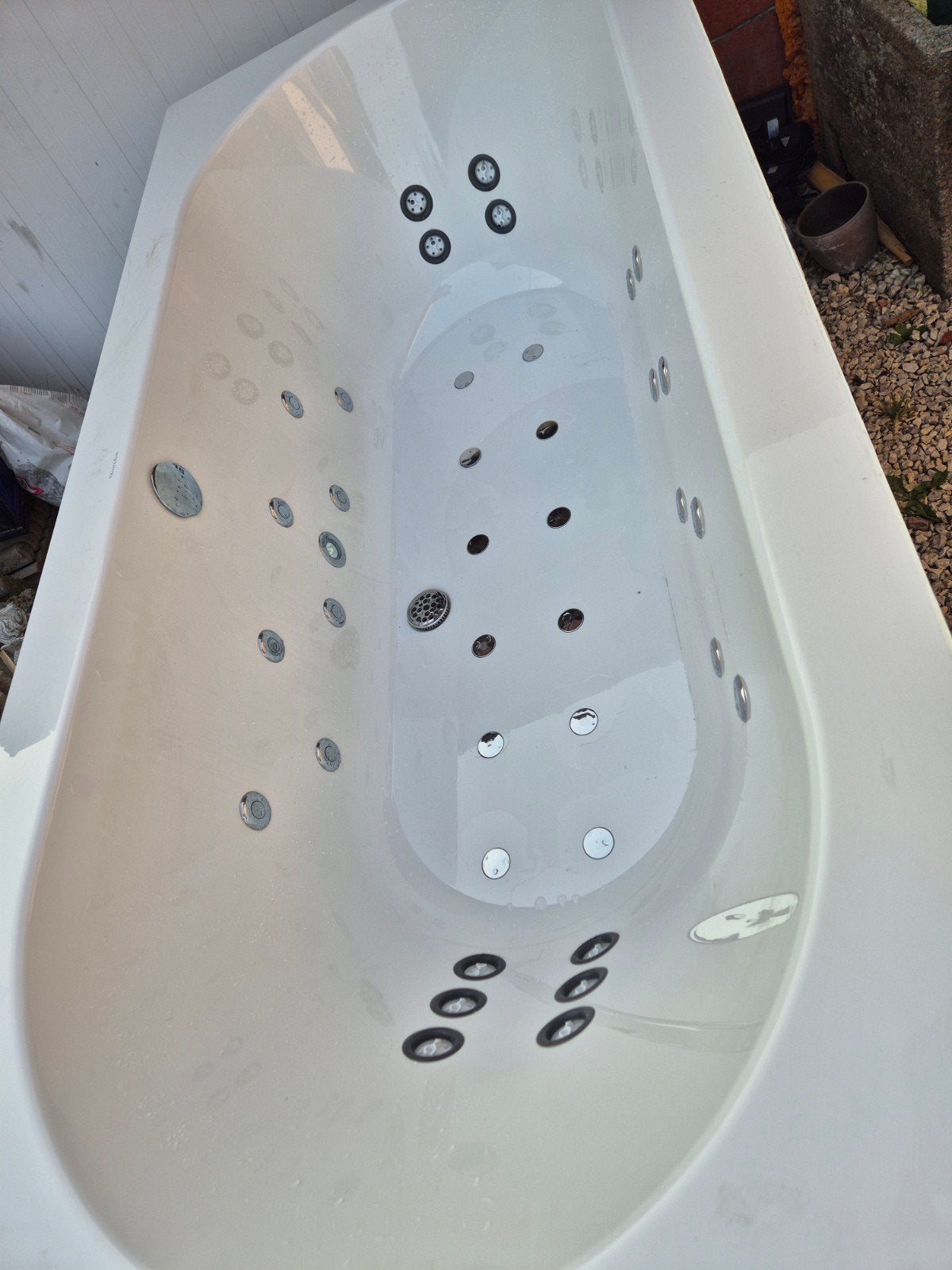 Whirlpool/Bubbelbad Villeroy & Boch, Huis en Inrichting, Ophalen