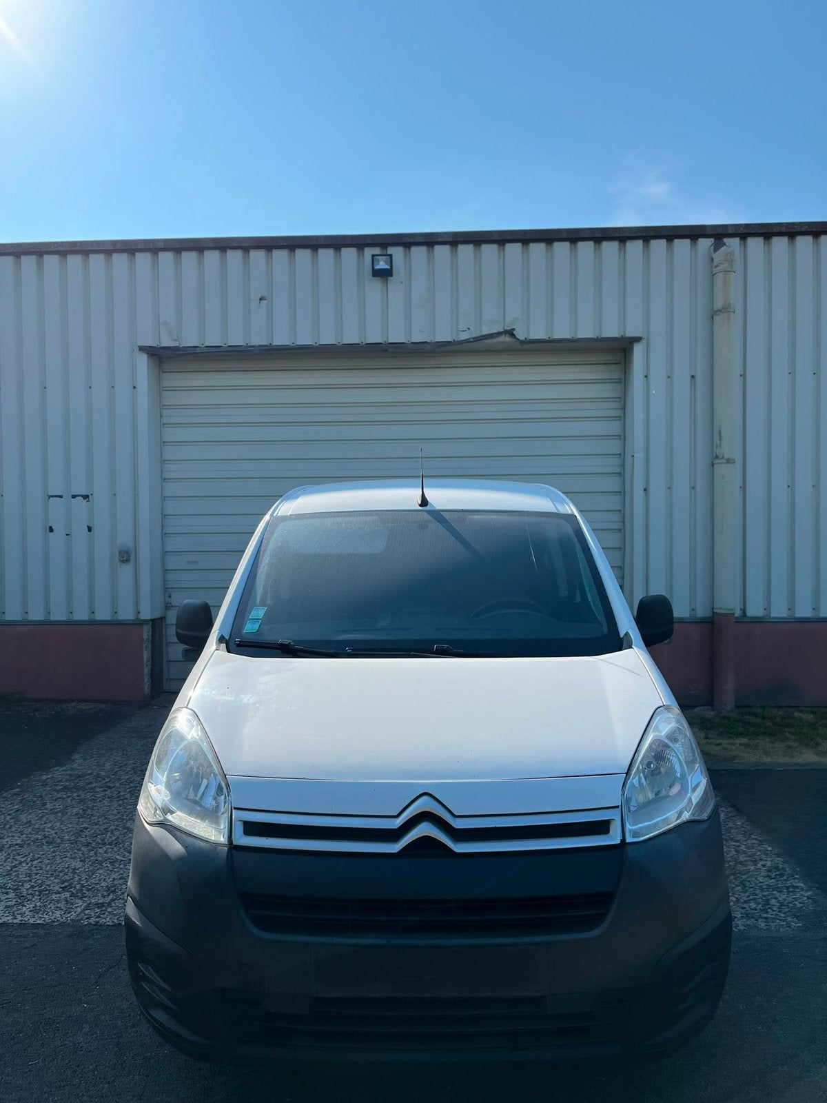 Te koop Citroën Berlingo 1.6 hdi jaar 2018 km 210000, Achat, Capteur de stationnement, Euro 6, Entreprise