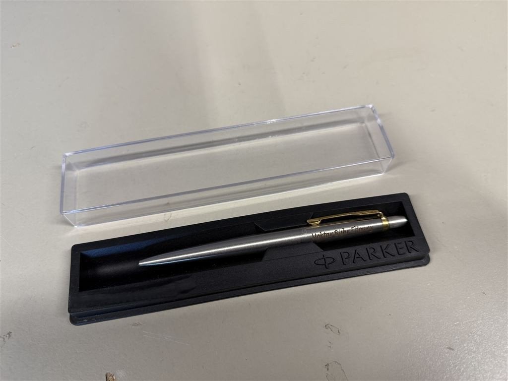 Parker Balpen - jotter balpoint zilver goud kleurig met grav, Diversen, Schrijfwaren, Ophalen of Verzenden, Zo goed als nieuw