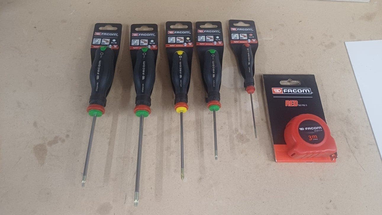 5 x tournevis FACOM + ruban à mesurer de 3 m, Bricolage & Construction, Enlèvement ou Envoi, Neuf