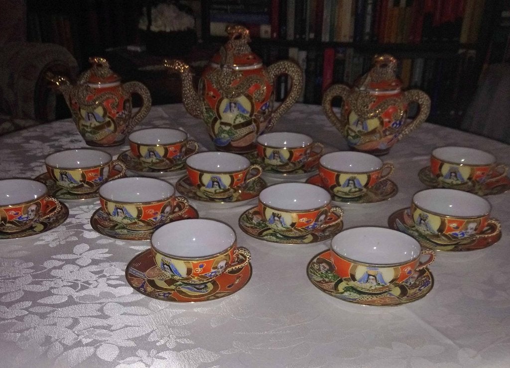 Chinees thee servies voor 12 personen, Ophalen