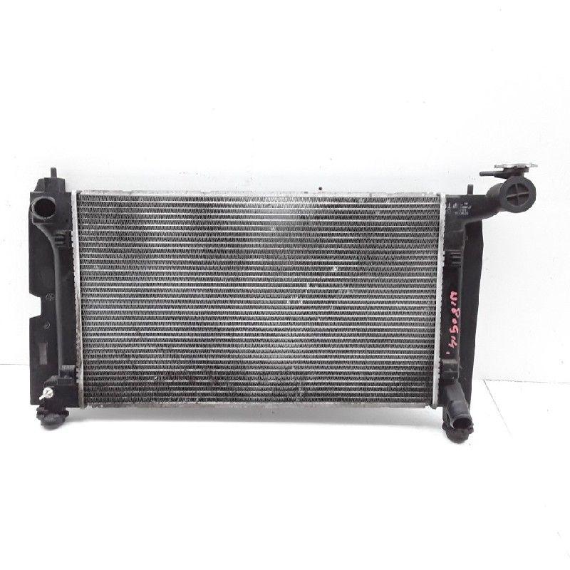 RADIATEUR EAU Toyota Corolla (E12) (11-2001/03-2007), Dhr. M. Roggen, Toyota, Stadsweg 37 37
9917 PV  WIRDUM GR., NL, Utilisé
