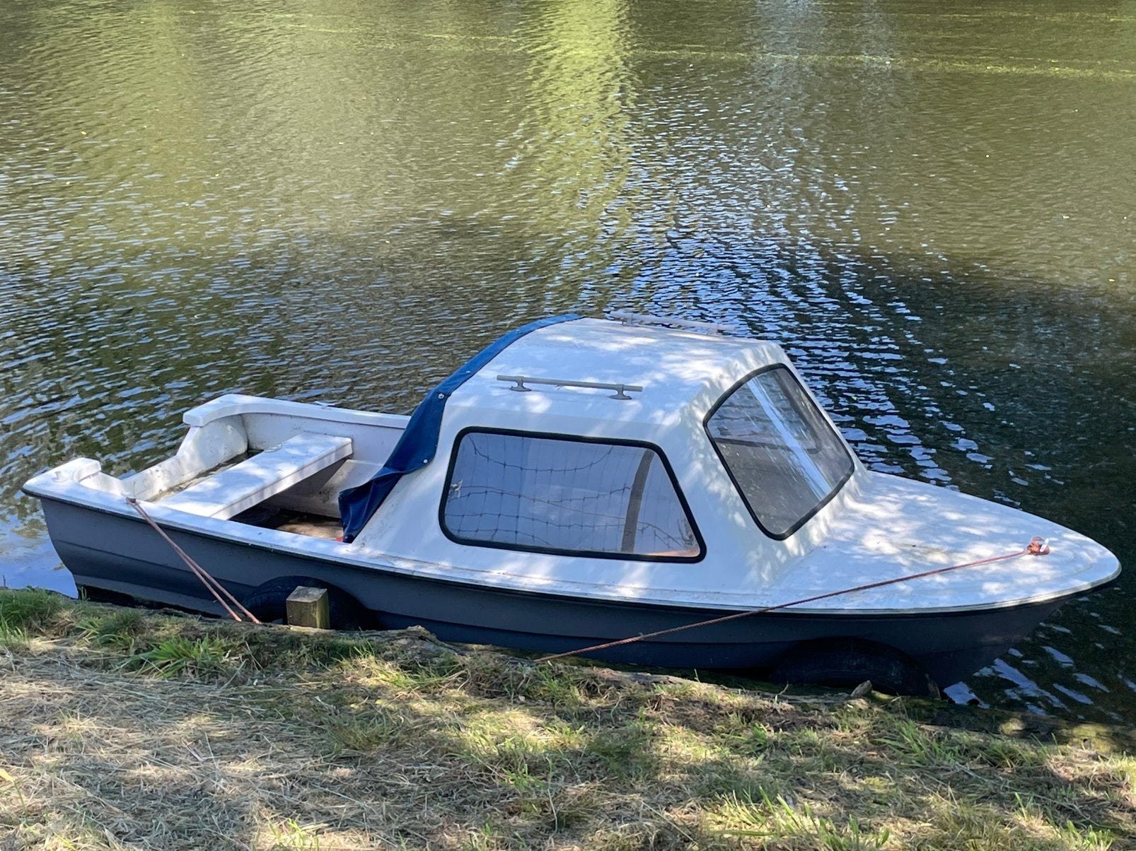 Bateau à moteur avec remorque, Enlèvement, Comme neuf, Remorque
