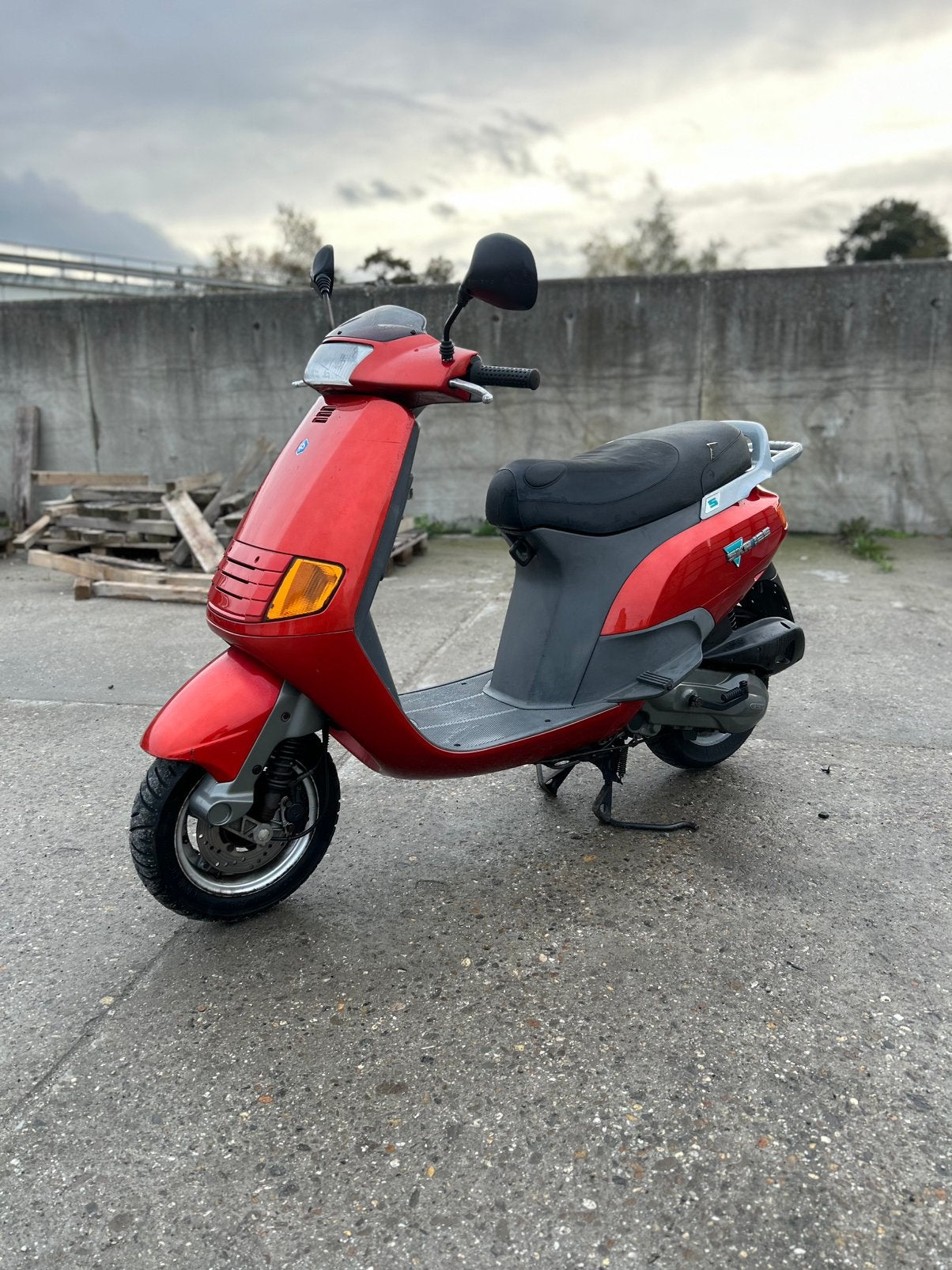 Piaggio SKR 125 | Duitse papieren | Goede staat, Ophalen, Zo goed als nieuw