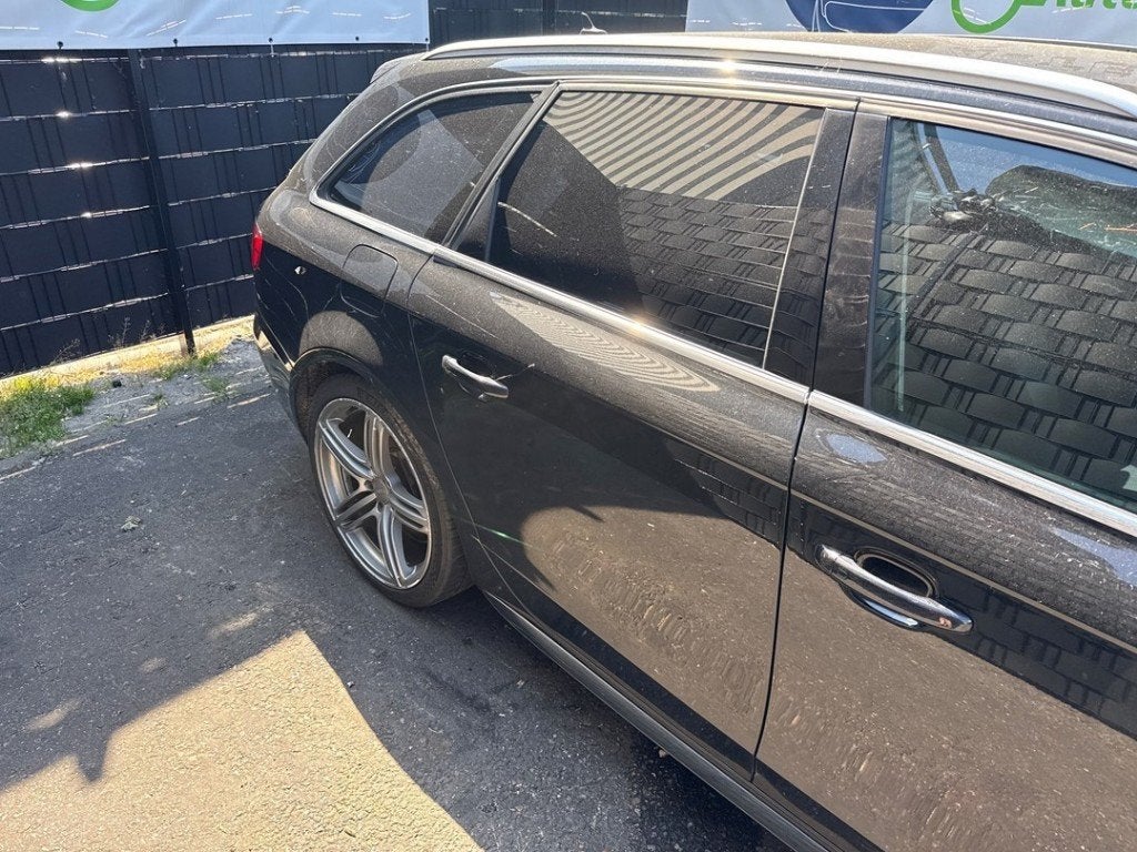 PORTE DROITE ARRIÈRE Audi A4 Avant (B8) (|8K9833052D|), Auto-Union-Straße  1,
85057  Ingolstadt, DE, Info@audi.de, Audi, Utilisé