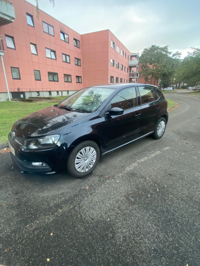 Volkswagen Polo 1.0 Benzine – 2016 – 104.000 km, Auto's, Voorwielaandrijving, Euro 5, Stof, Zwart