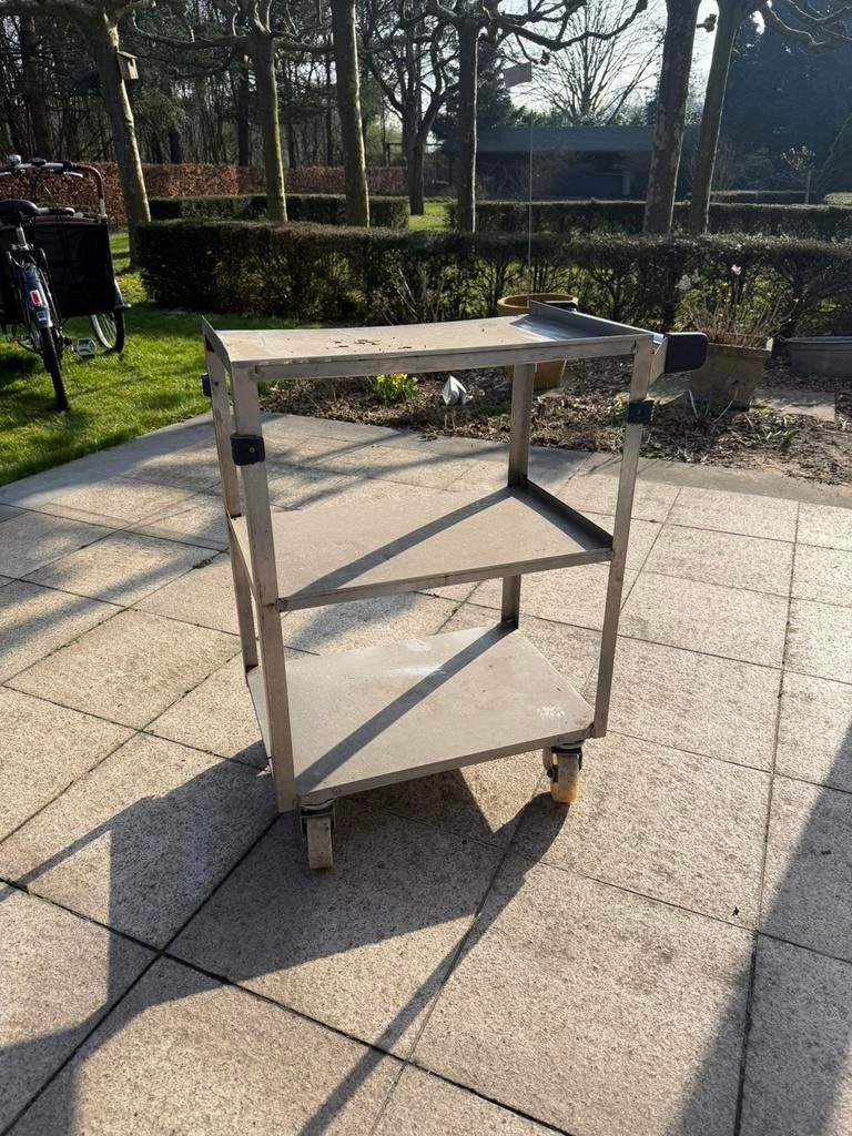 Verrijdbare inox karretje, Ophalen